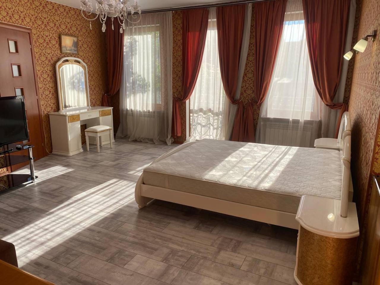 Valencia Hotel Одесса Экстерьер фото