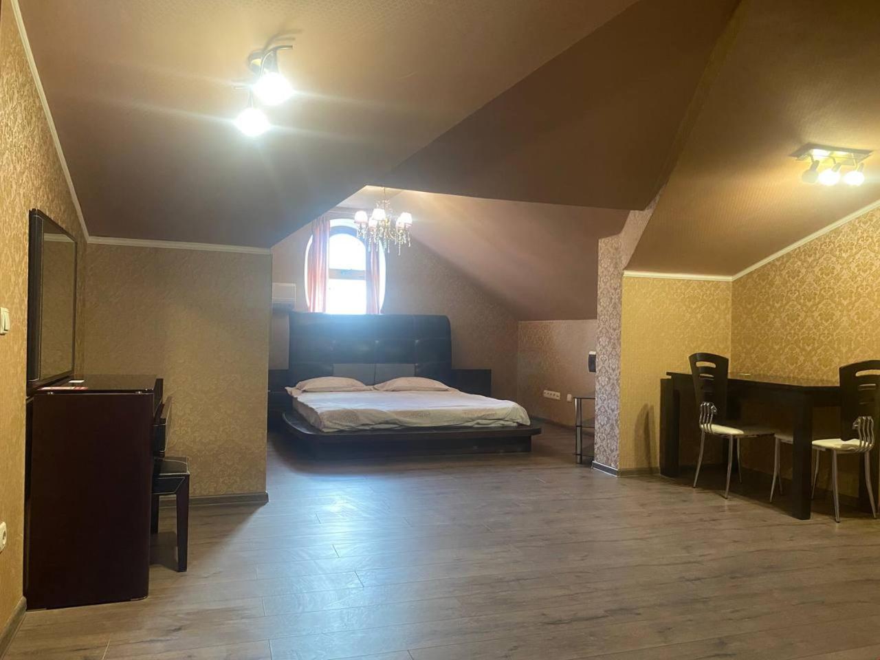 Valencia Hotel Одесса Экстерьер фото